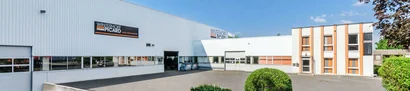 Firmensitz von Winterhoff Picard mit Produktionshalle und Verwaltungsgebäude Firmengebäude von Winterhoff Picard mit Produktionshalle, Bürotrakt und Hofeinfahrt.