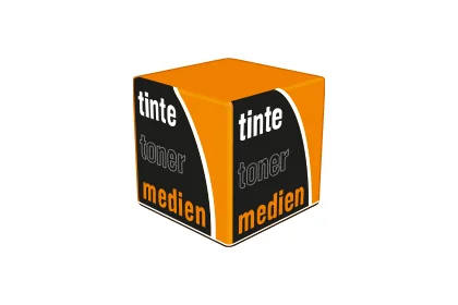 Logo von Tinte Toner Medien: orangefarbener Würfel mit schwarzer Schrift.