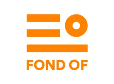 Orangefarbenes Logo von FOND OF mit drei Linien und Kreis.