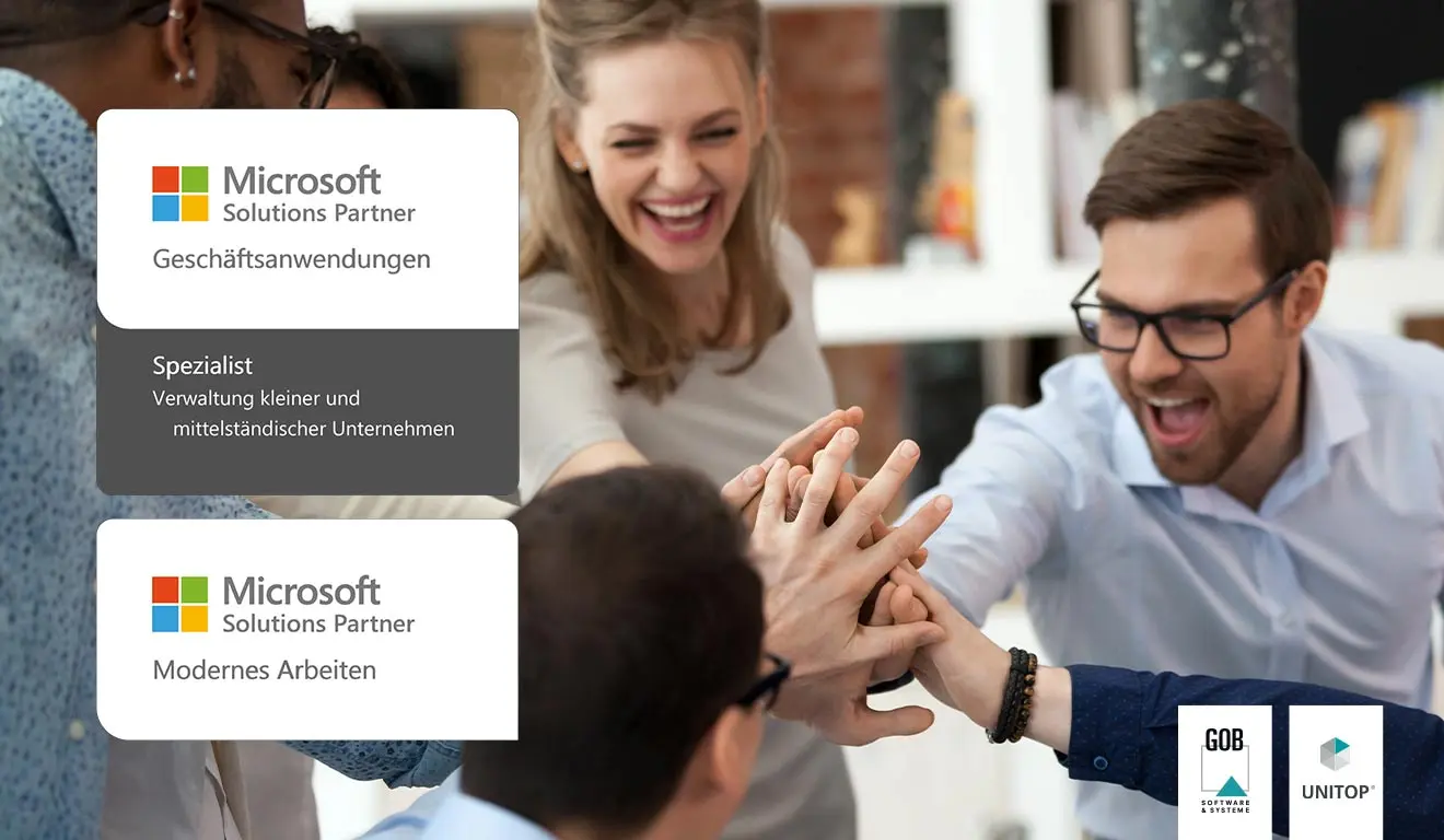 4 Personen feiern den neuen Erfolg: Links sind zwei Microsoft-Solutions-Partner-Abzeichen zu sehen – für Geschäftsanwendungen & für modernes Arbeiten. Unten rechts sind das GOB- und das unitop-Logo zu sehen.