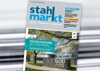 GOB-Beitrag auf Titelseite von stahlmarkt-Ausgabe Januar/Februar 2024 | 1905 x 425 Pixel Titelseite der stahlmarkt-Ausgabe 01/2024 mit GOB-Gebäude und Stahlstangen im grauen Hintergrund