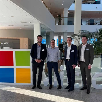 Robert Küpper, Mike Morton, Matthias Schoris und Dennis Schulte beim Besuch der Microsoft-Zentrale