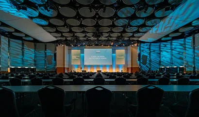 GOB Kick-off 2026 – Konferenzsaal vor dem Einlass Leerer vorbereiteter Konferenzsaal im Crowne Plaza Neuss vor Beginn des GOB-Kick-offs 2026.