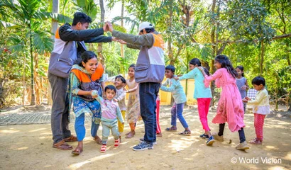 World Vision optimiert Fundraising mit unitop und Dynamics 365 Bangladesh Child Protection - Shaha's Töchter spielen