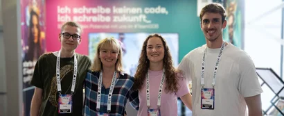 Das GOB-Team auf der ITCS Köln 2024 In die Kamera lächelnde Recruiting- & Fachbereichskollegen am GOB-Stand auf der ITCS Köln 2024