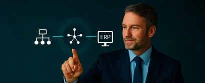 Mann in Anzug tippt auf Symbol für zentrale Schnittstelle zwischen Systemlandschaft und ERP-System