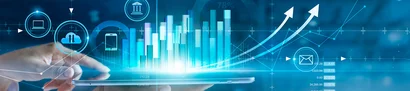 BI-Lösungen: Alle Daten richtig interpretieren | 1905 x 425 Pixel Person tippt auf Tablet mit schwebenden Datenvisualisierungen als Symbol für Business Intelligence