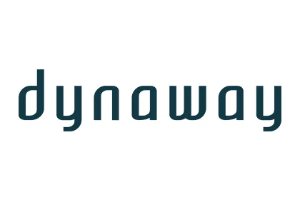 Logo des Unternehmens Dynaway mit dunkelblauer, abgerundeter Schrift auf weißem Hintergrund